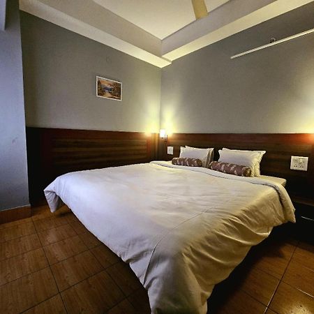 Hotel Vishal Siliguri Dış mekan fotoğraf
