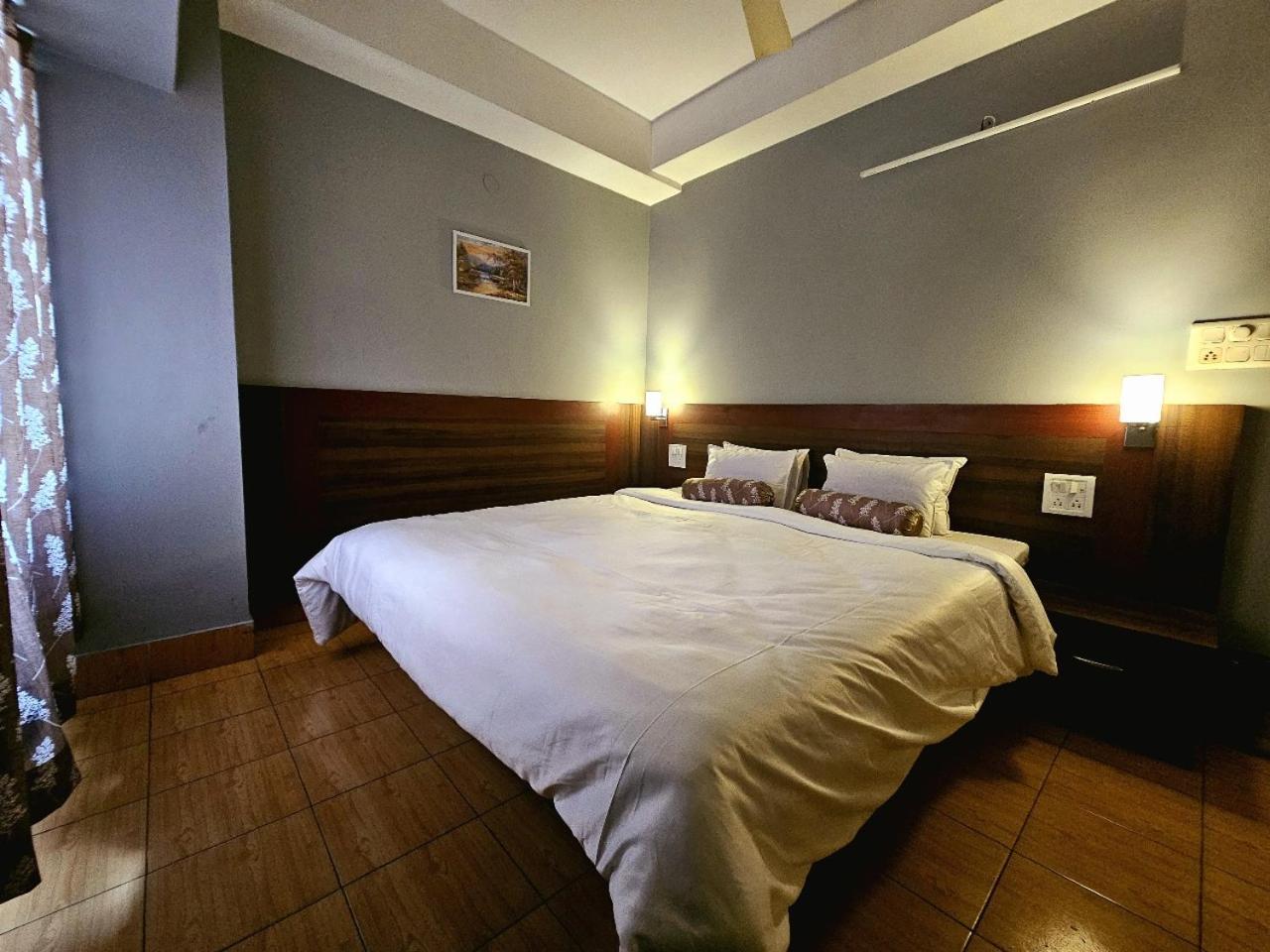Hotel Vishal Siliguri Dış mekan fotoğraf
